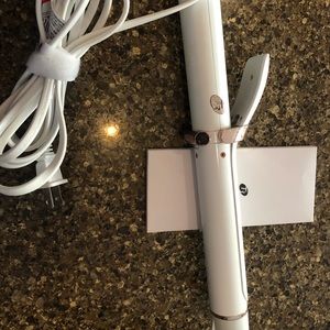 T3 CURL ID 1.25 Smart Curling Iron